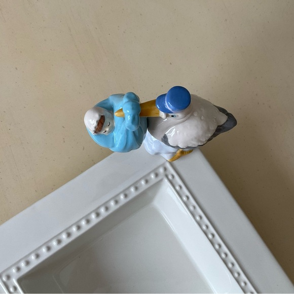 FABULOUS Stork Delivering Baby Platter Decoration - Picture 5 of 6